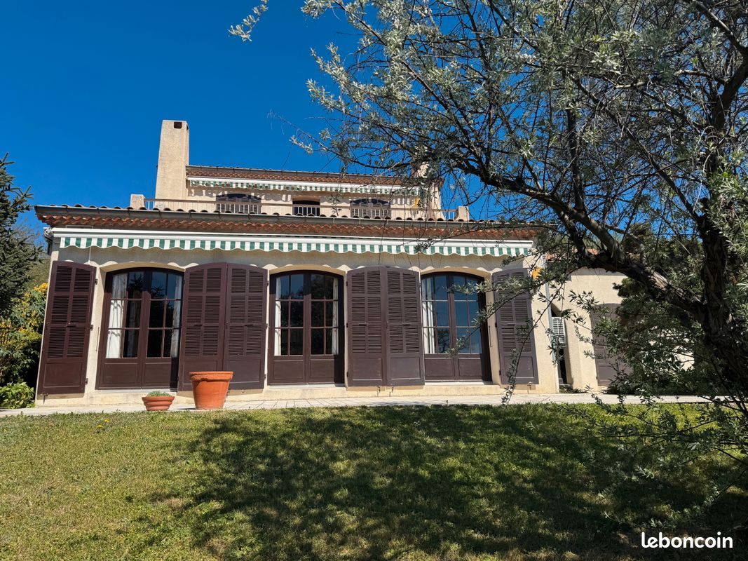 Maison 6 pièces 140 m² · à Saint-Vallier · 140 m² · 240 000 €