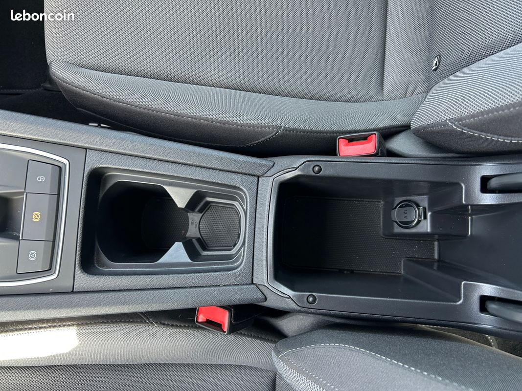 SEAT Leon 1.5 eTSI Hybrid 115 DSG7 Copa (image 24)