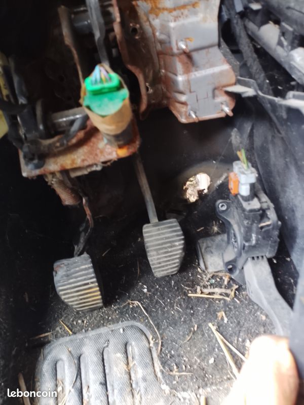 Pedale 207 hdi 1.6 (image 1)