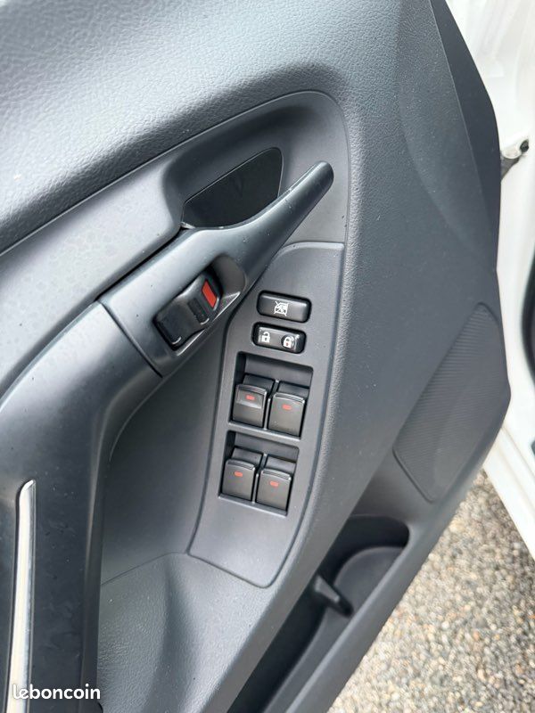 Toyoya verso feel style s&s /camera de recul - attelage attache remorque - bluetooth - toit panoramique / (image 13)
