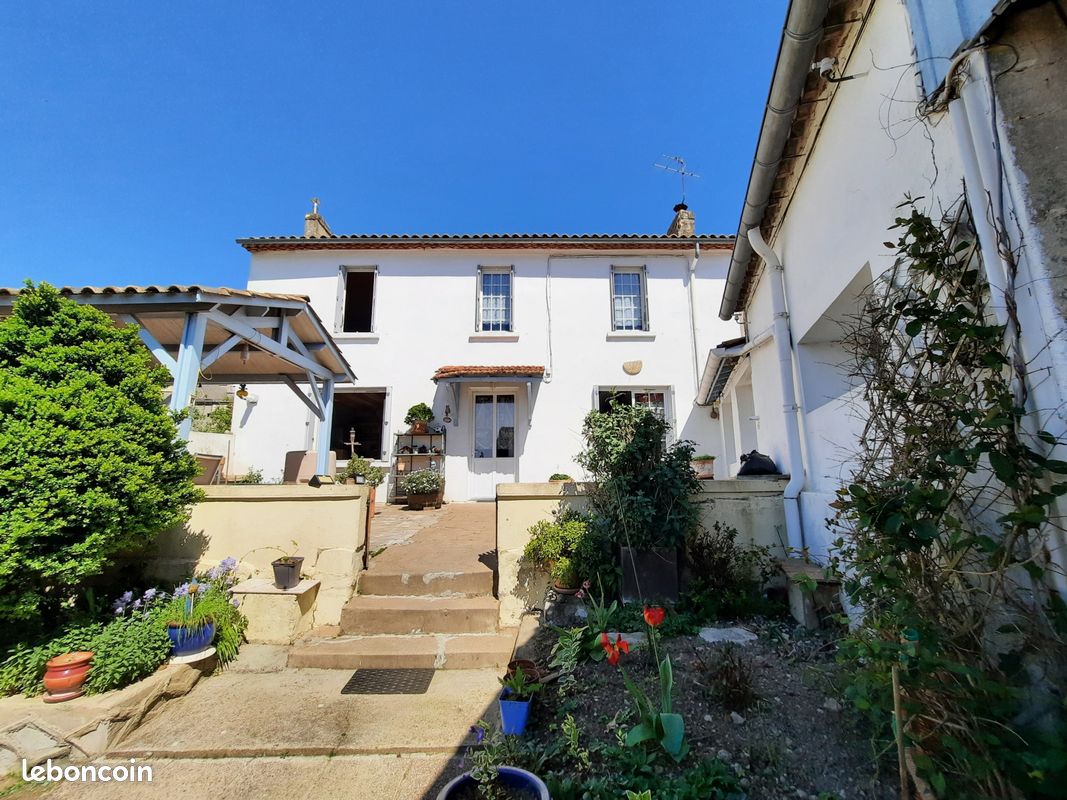 Maison 6 pièces 193 m² · à Rauzan · 193 m² · 227 900 €