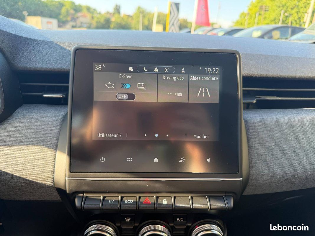 RENAULT Clio E-Tech full hybrid 145 Evolution (image 15)