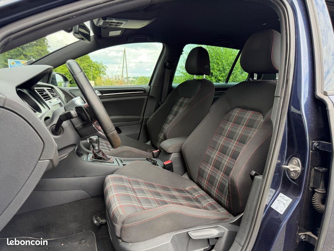 VOLKSWAGEN GOLF 7 GTI 2.0 TSI 220ch DSG6 - Sièges Chauffants / Carnet d'entretien - (image 13)