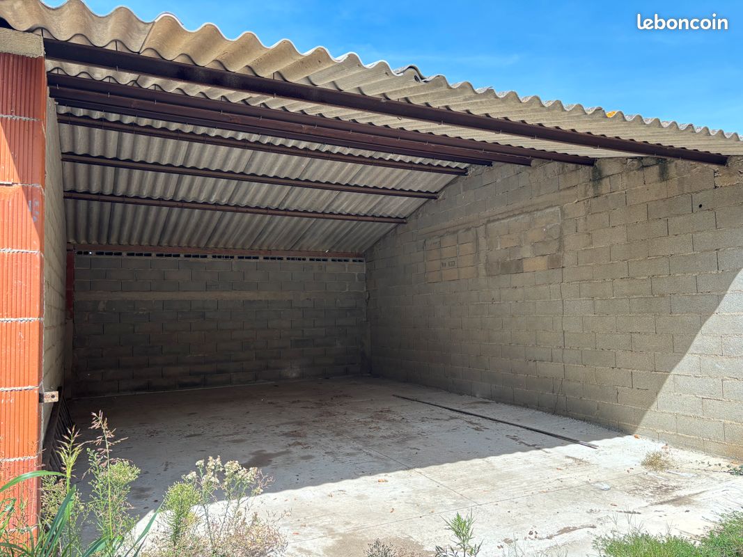 Stockage hangar parking · à Remoulins · 430 €
