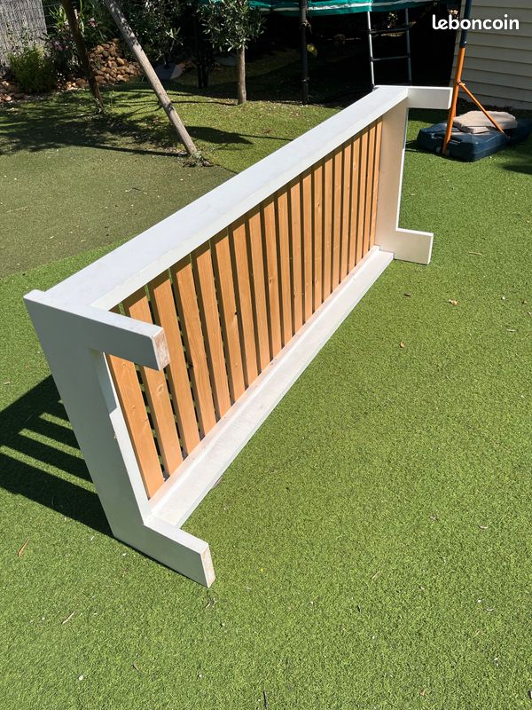 Banquette (image 1)