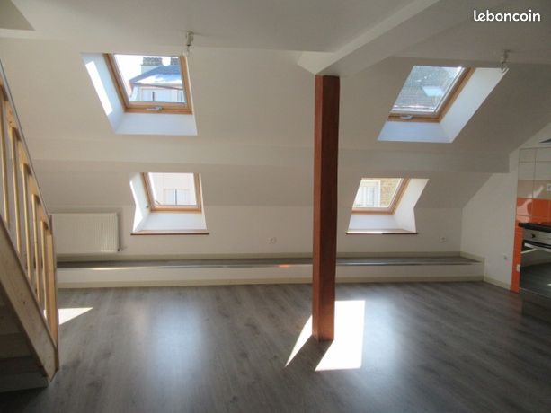 Appartement entièrement rénové, 2 chambres, 85 m², Sedan Torcy