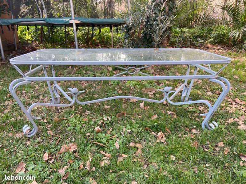 Table extérieur (image 1)