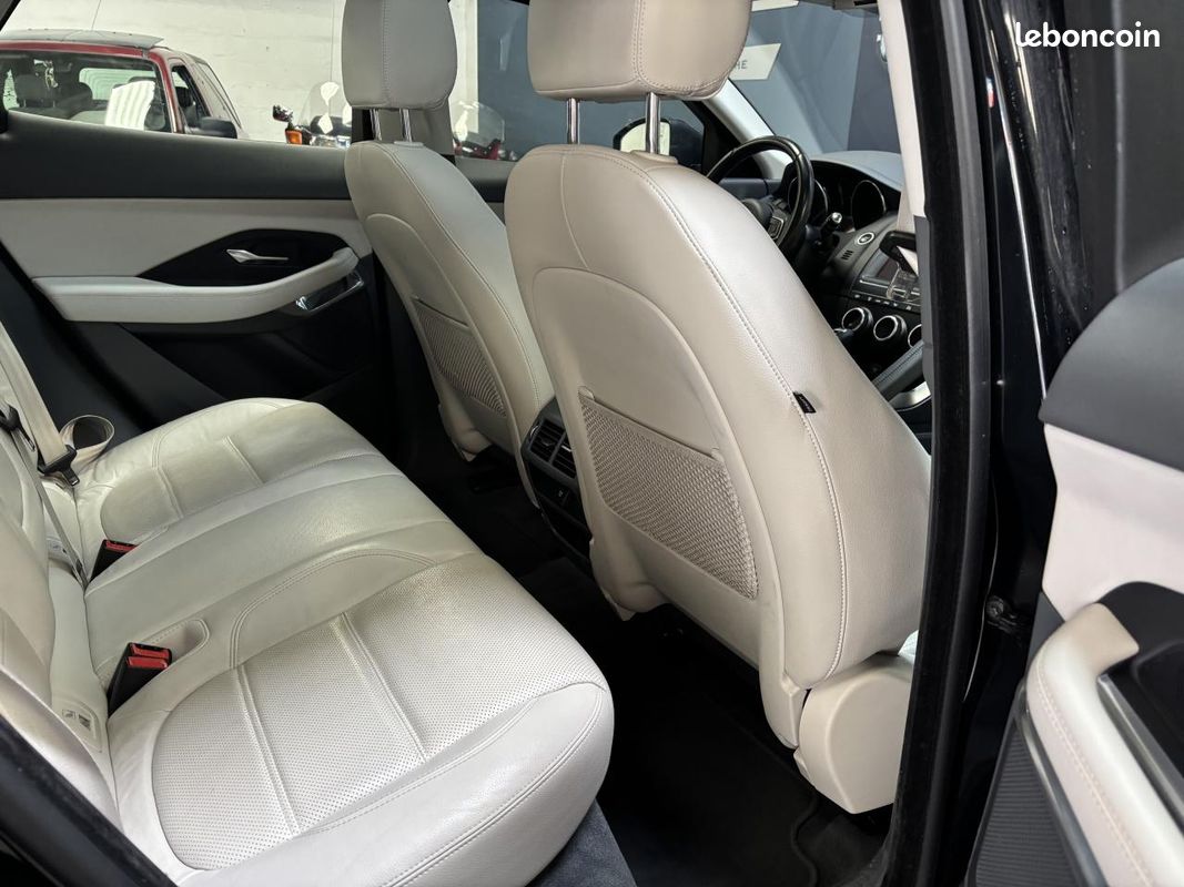 JAGUAR E-PACE D150 - AWD - BVA S PHASE 1 - CARPLAY - Toit ouvrant (image 23)