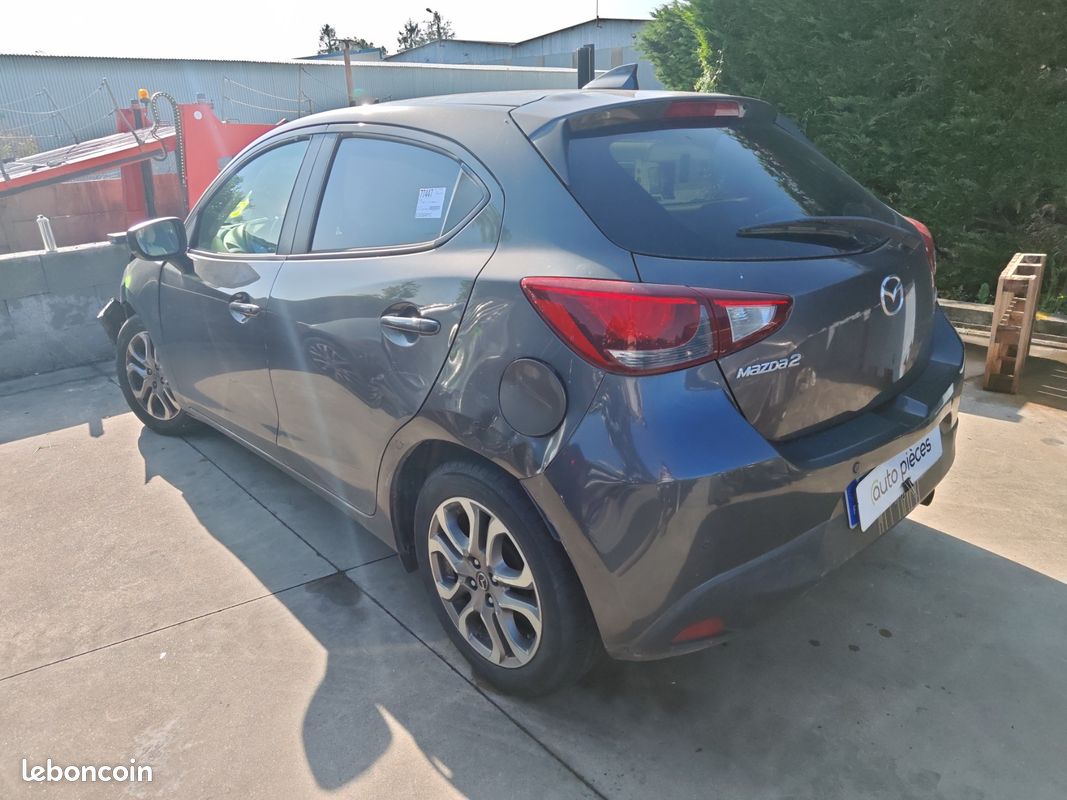Mazda 2 1.5i accidentée (image 4)