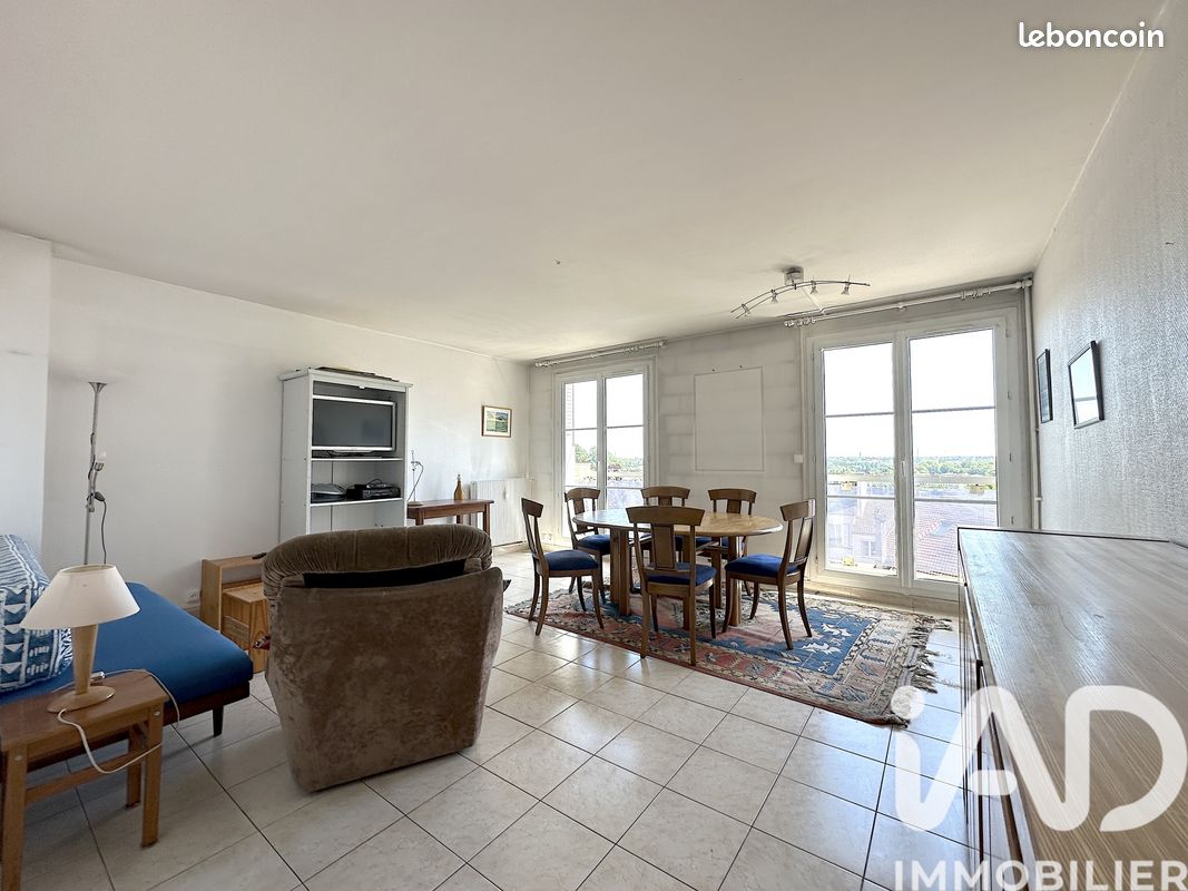 Appartement 3 pièces 83 m² · à Pontoise · 83 m² · 219 000 €