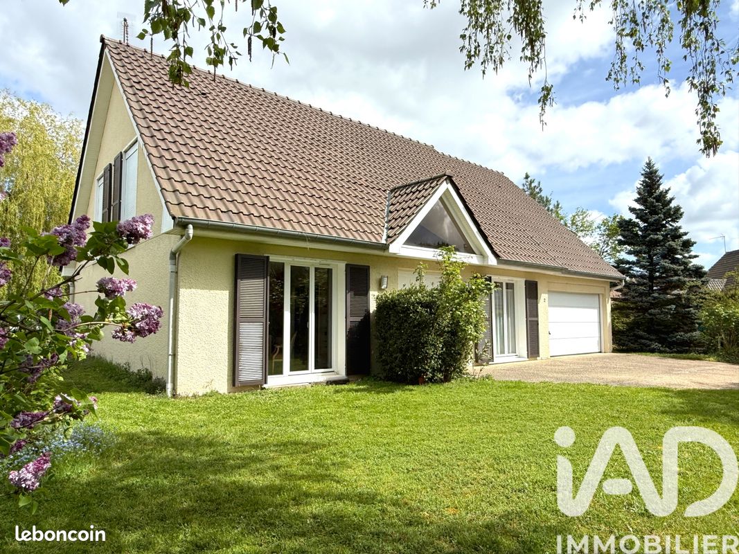 Maison 7 pièces 186 m² · à Maurepas · 186 m² · 549 000 €
