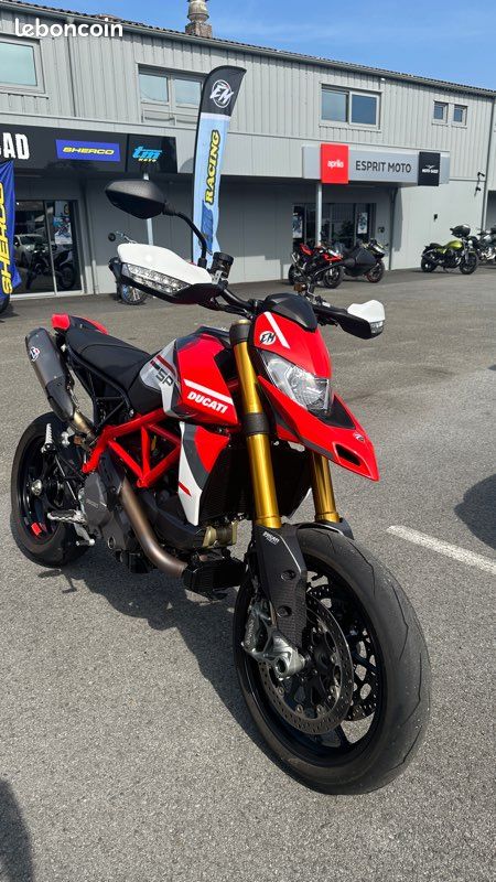 Hypermotard 950 sp (image 1)