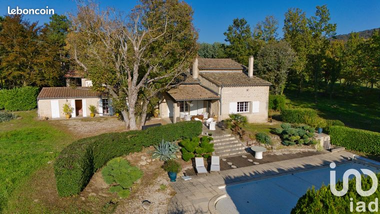 Propriété 9 pièces 189 m²