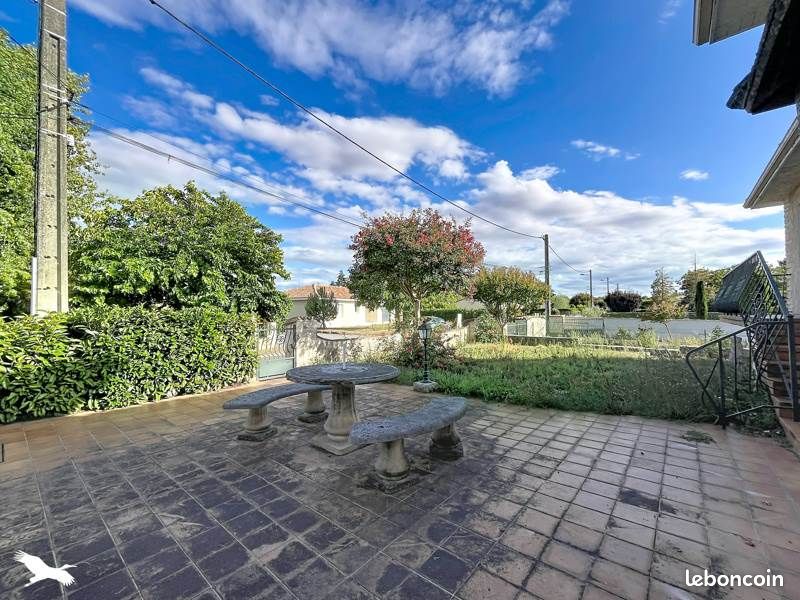 Maison 6 pièces 153 m² · à Mansle-les-Fontaines · 153 m² · 129 600 €