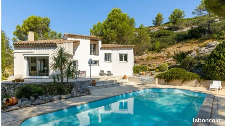Villa 4 chambres 160 m2 et dépendance 40 m2