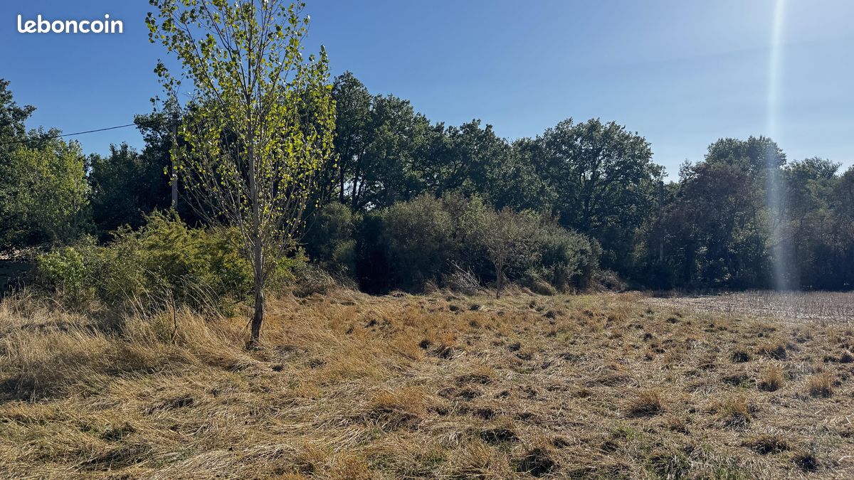 Terrain 900 m² · à Pibrac · 218 000 €