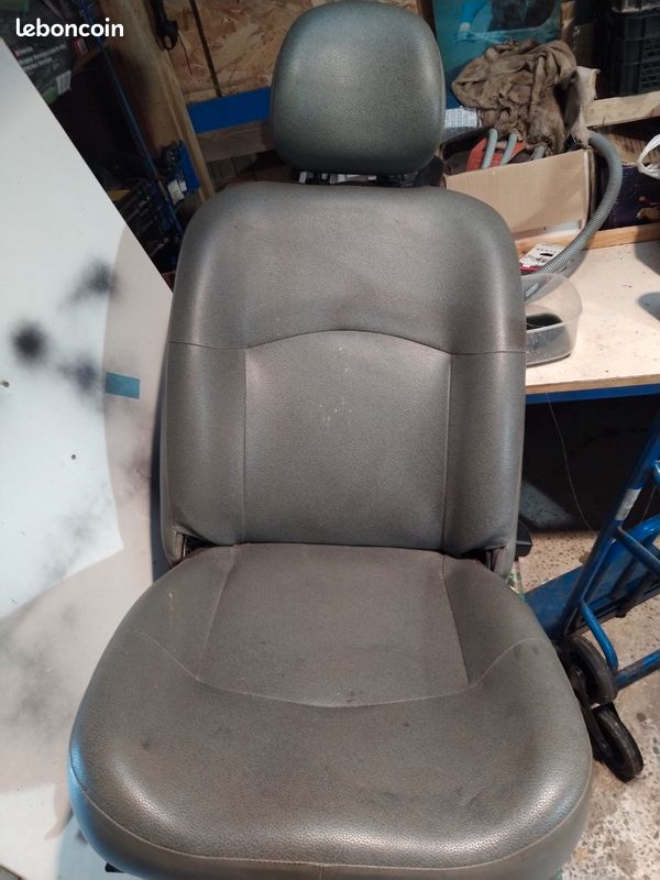 Siège Avant Droit Pour Passager - Renault Kangoo I Phase 1 - Cabine (état Occasion, Taché, Troué)