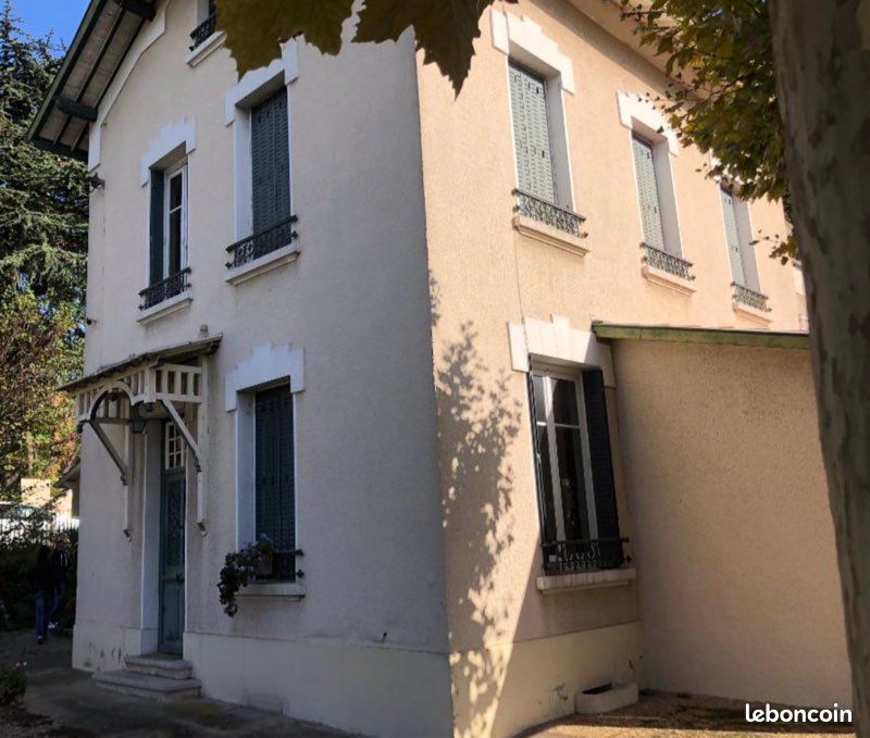 Maison 7 pièces 235 m² · à Rillieux-la-Pape · 235 m² · 950 000 €