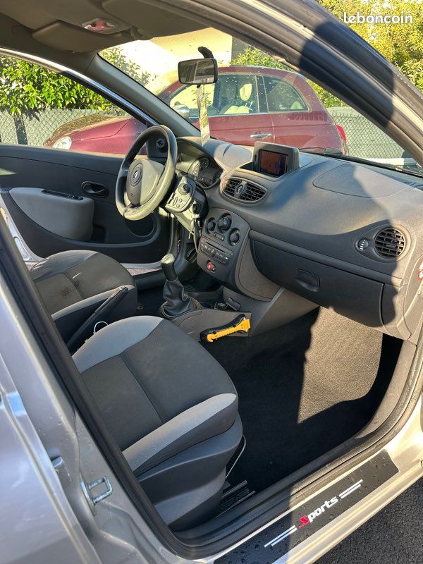 Clio 3 tomtom Voitures