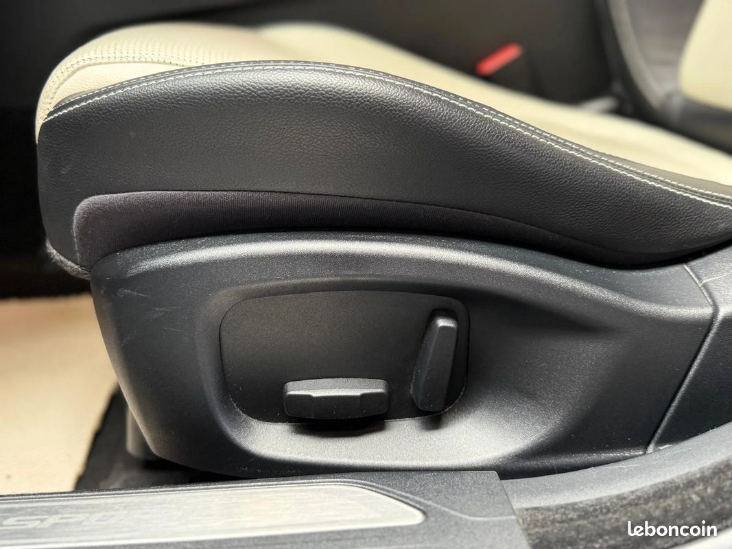 Jaguar xe r-sport 2.0 180 bva (image 29)