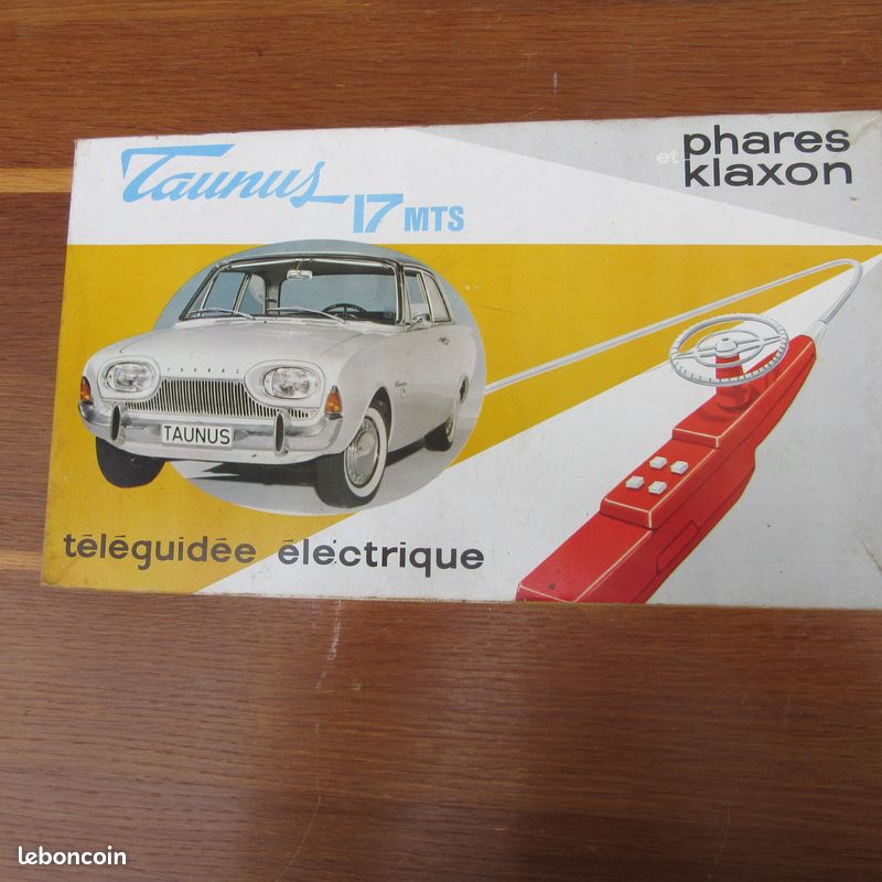Jouet Vintage Ford Taunus 17M Mont Blanc - Voiture Filoguidée Avec Boîte Punch - 30 Cm