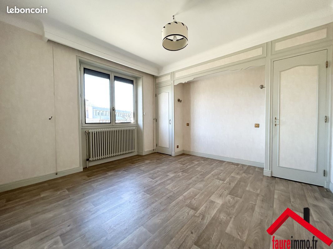 Maison 6 pièces 152 m² - Saint-Pantaléon-de-Larche 19600 (image principale 8)