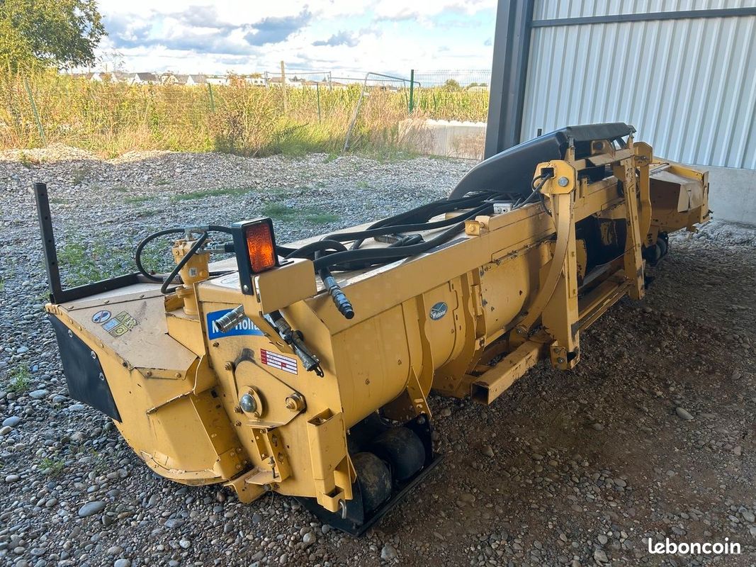 New Holland 570 FW (image 2)