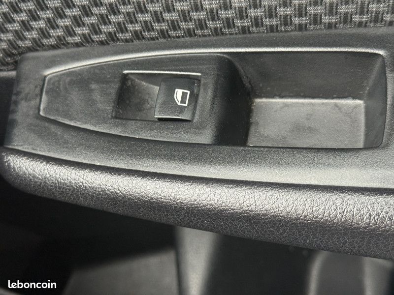 Bmw SERIE 2 ACTIVETOURER (F45) 218D 150CH BUSINESS à partir de 156,89 / mois (image 37)