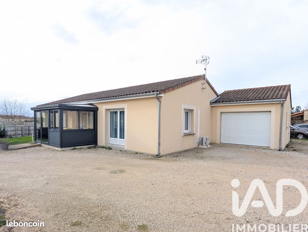 Maison 5 pièces 119 m² · à Fleuré · 119 m² · 219 000 €