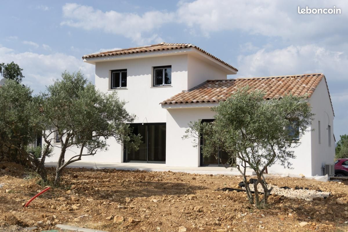 Maison 80 m² · à Saint-Maximin-la-Sainte-Baume · 80 m² · 370 700 €