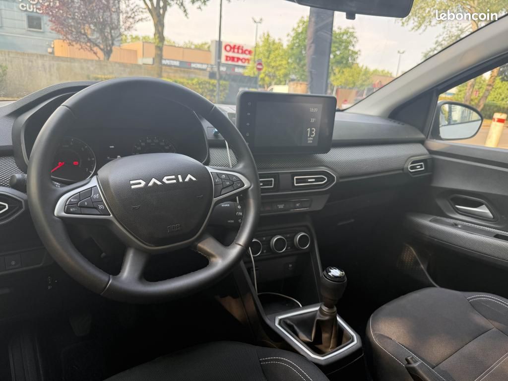 DACIA SANDERO 1.0 SCe - 65 - 24 III BERLINE Expression PHASE 2 (image 26)