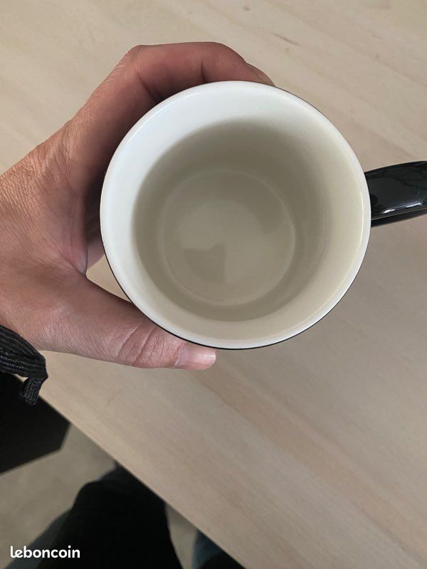 Mug noir (image 2)
