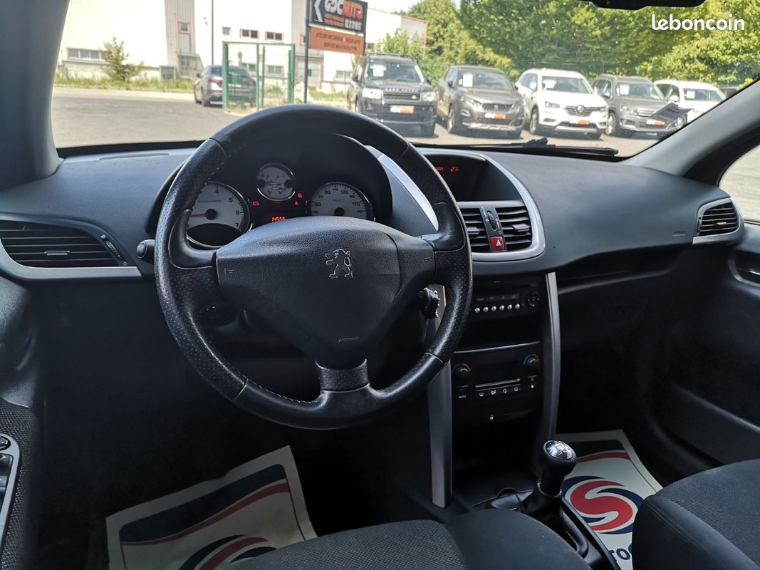 Peugeot 207 1.4 VTI 16v 95Ch Premium Pack (image 5)