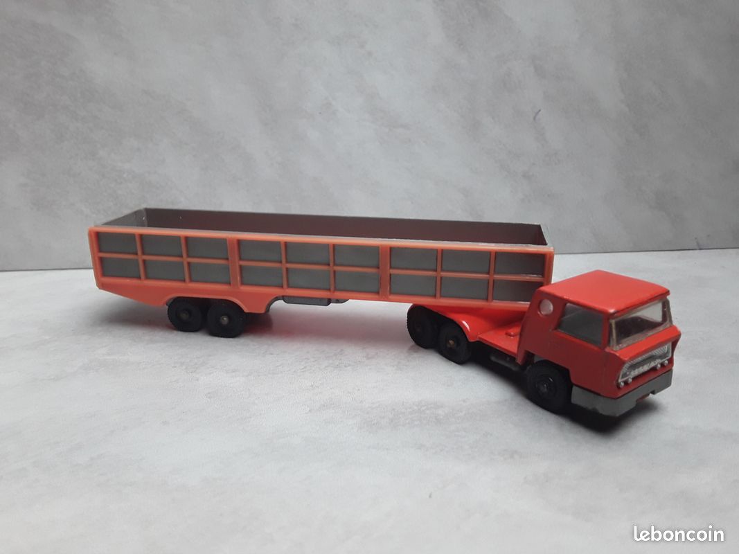 Lot 2 Camions Majorette Rares : DAF Plateau Court + BERNARD Plateau Long 1/64