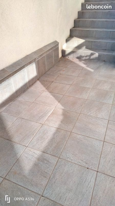 Vends carrelage gris extérieur (image 1)