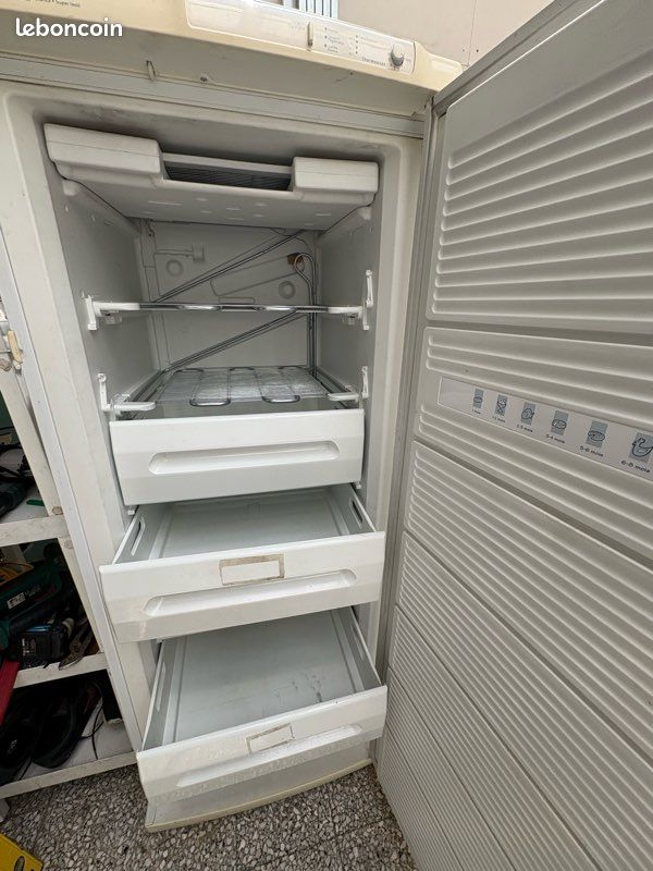 Congélateur armoire Thomson Cristal (image 2)
