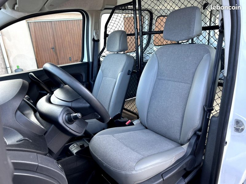 Renault KANGOO II EXPRESS MAXI 1.5 BLUE DCI 95CH GRAND VOLUME CONFORT (image 9)