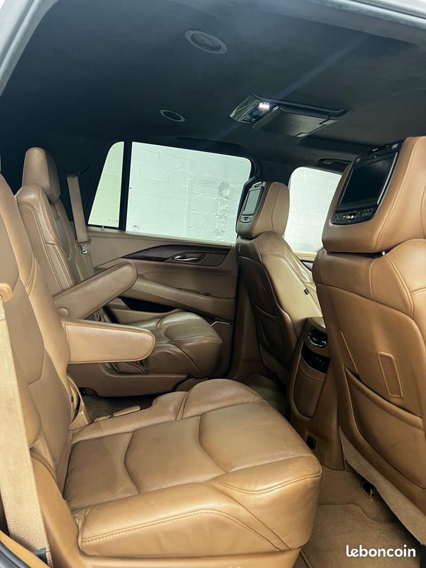 CADILLAC ESCALADE 6.2 V8 420 AWD Platinium 2017 (image 8)