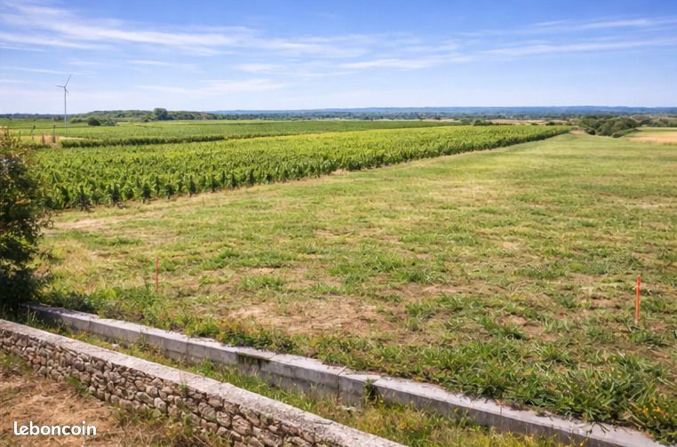 Terrain 327 m² Pisany · 52 000 €