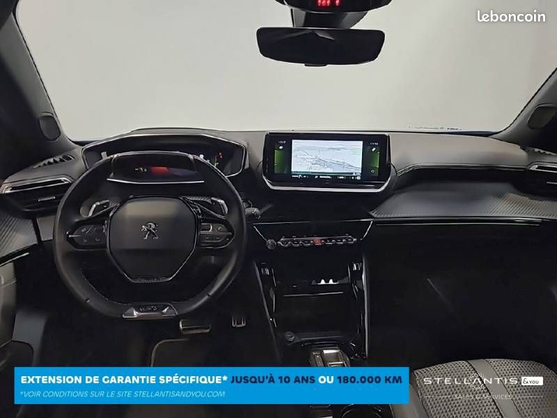 Peugeot 2008 PureTech 130 S&S EAT8 GT (image 12)