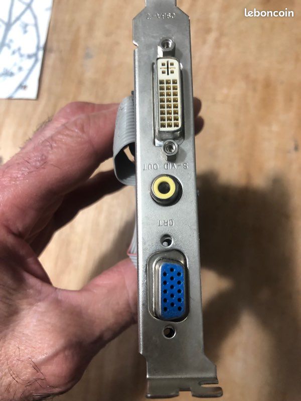 Carte graphique R92LE ATI RADEON 128Mb 9200SE V Accessoires