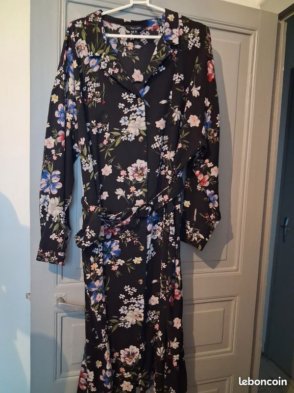 Robe (image 1)