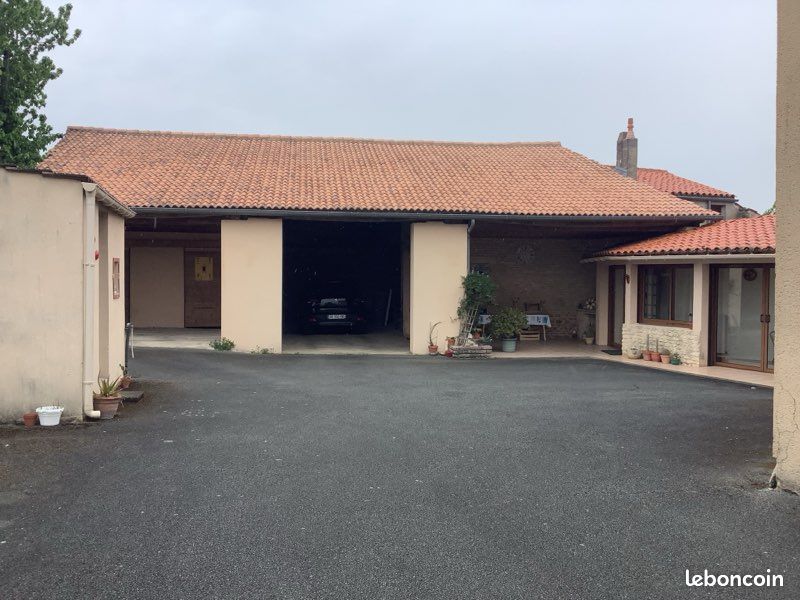 Maison 5 pièces 168 m² · à Fontenay-le-Comte · 168 m² · 190 000 €