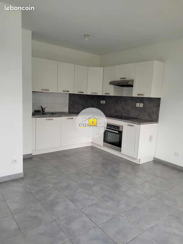 Appartement 2 pièces 42 m² · à Saint-Priest · 42 m² · 610 €/mois