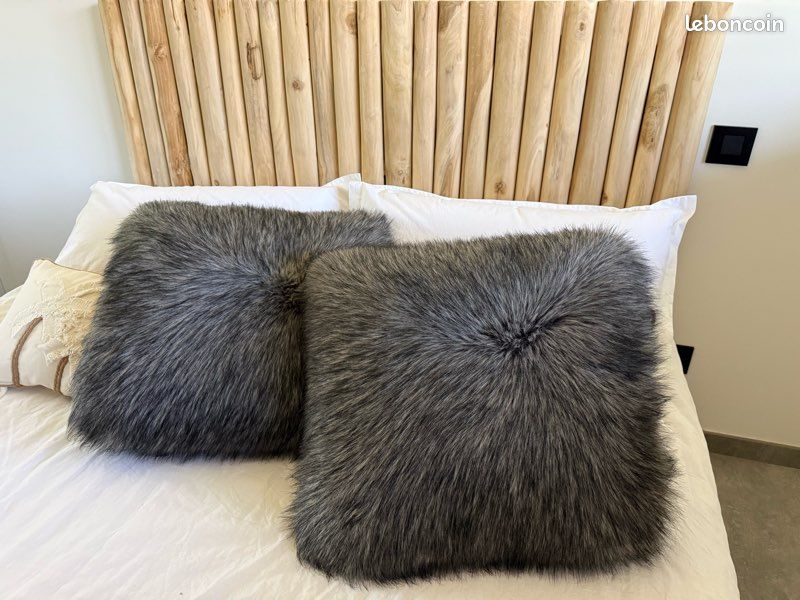 Coussin fourrure (image 1)