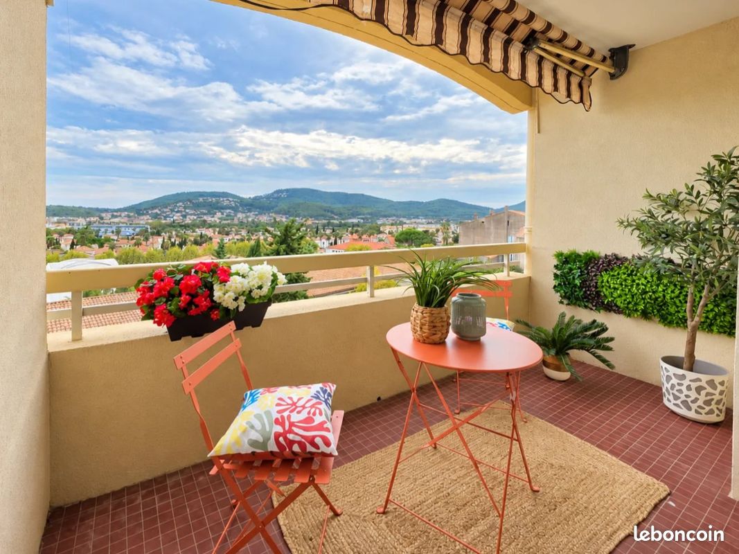 Appartement 2 pièces 54 m² · à Hyères · 53,6 m² · 250 000 €