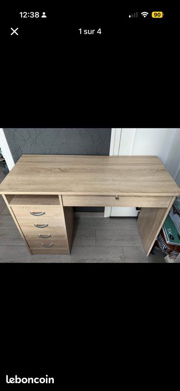 Bureau (image 1)