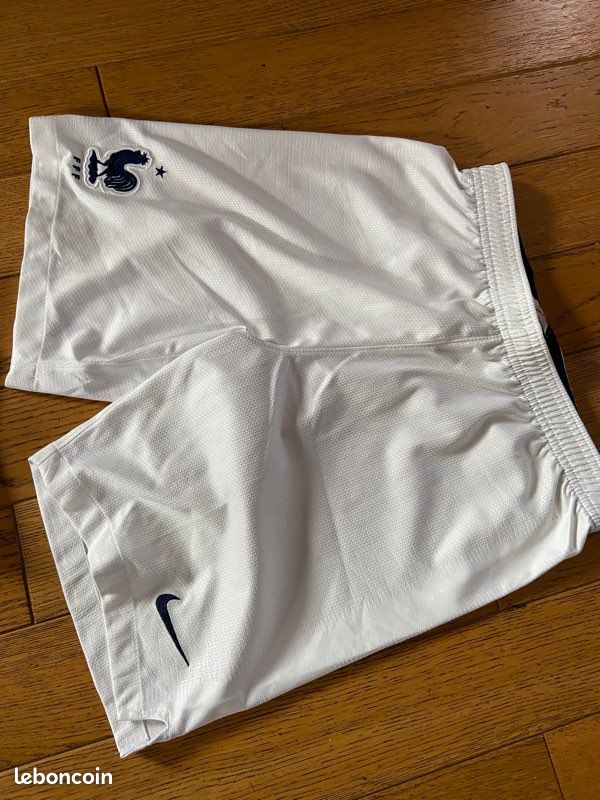 Short de foot Nike Dri Fit 12-13 ans (image 1)