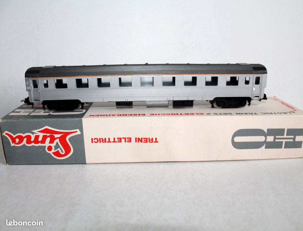 Voiture De Train Miniature LIMA échelle 0 - Voiture SNCF A9 1ère Classe à Compartiments - Occasion Rivarossi