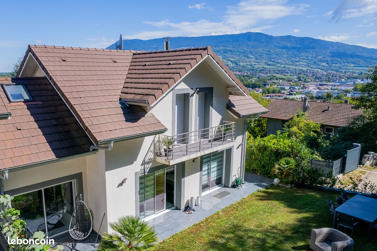 Maison 6 pièces 130 m² · à Vétraz-Monthoux · 130 m² · 659 000 €